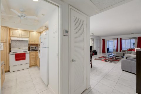 Copropriété à vendre à Pompano Beach, Floride: 2 chambres, 111.48 m2 № 936473 - photo 26