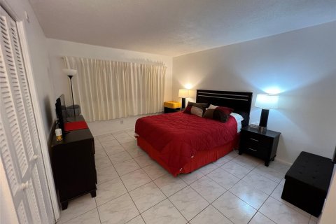 Copropriété à vendre à Pompano Beach, Floride: 2 chambres, 111.48 m2 № 936473 - photo 9