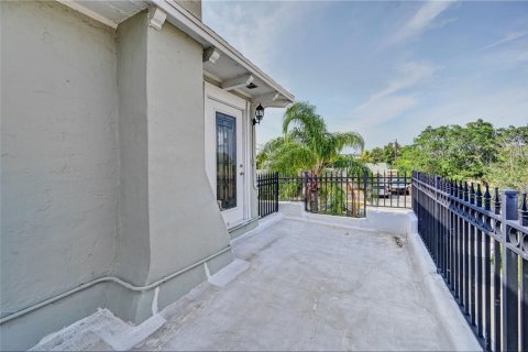 Villa ou maison à vendre à West Palm Beach, Floride: 4 chambres, 196.12 m2 № 1186483 - photo 16