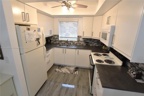 Condominio en venta en West Palm Beach, Florida, 1 dormitorio, 61.5 m2 № 1236052 - foto 5
