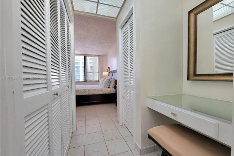 Condominio en alquiler en Hollywood, Florida, 1 dormitorio, 69.68 m2 № 69252 - foto 13