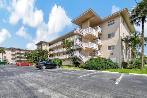 Condominio en venta en Lake Worth, Florida, 2 dormitorios, 83.05 m2 № 1348532 - foto 2