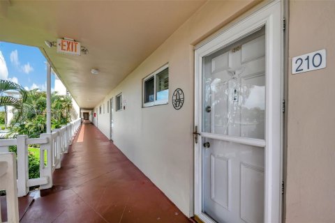 Condominio en venta en Lake Worth, Florida, 2 dormitorios, 83.05 m2 № 1348532 - foto 19