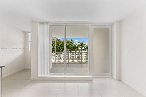 Condominio en alquiler en Miami Beach, Florida, 1 dormitorio, 53.51 m2 № 1348448 - foto 15