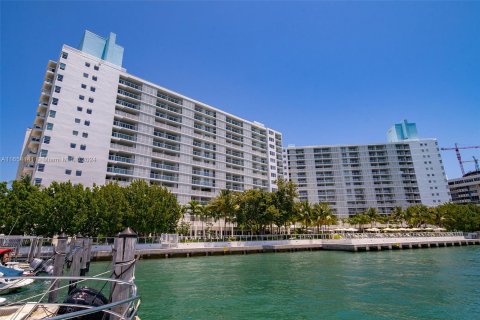 Copropriété à louer à Miami Beach, Floride: 1 chambre, 53.51 m2 № 1348448 - photo 1