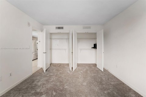 Condominio en alquiler en Miami Beach, Florida, 1 dormitorio, 53.51 m2 № 1348448 - foto 25