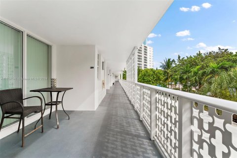 Copropriété à louer à Miami Beach, Floride: 1 chambre, 53.51 m2 № 1348448 - photo 9