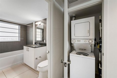 Condominio en alquiler en Miami Beach, Florida, 1 dormitorio, 53.51 m2 № 1348448 - foto 19