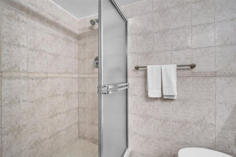 Condo in Miami Beach, Florida, 2 bedrooms  № 1348489 - photo 5