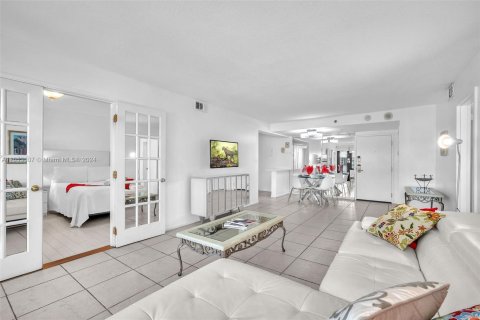 Copropriété à vendre à Miami Beach, Floride: 2 chambres, 89.19 m2 № 1348489 - photo 17