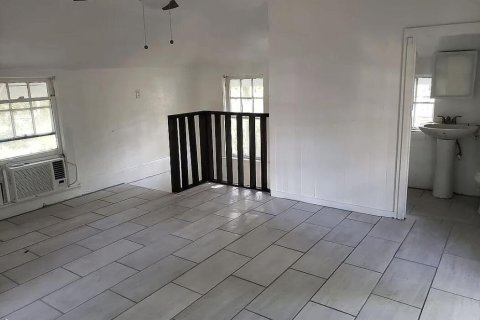 Casa en venta en Jacksonville, Florida, 1 dormitorio, 53.51 m2 № 769809 - foto 4