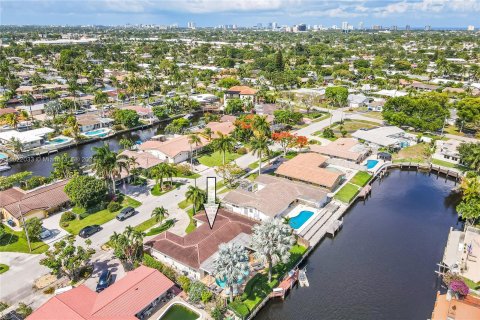 Casa en venta en Fort Lauderdale, Florida, 3 dormitorios, 187.66 m2 № 975308 - foto 2