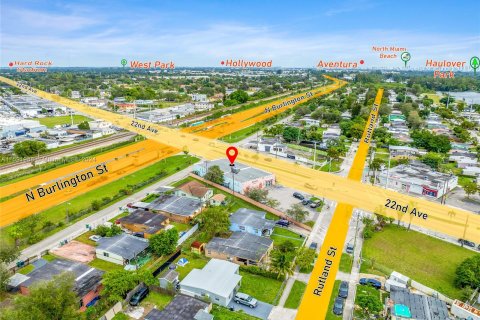 Commercial property in Opa-locka, Florida № 1181769 - photo 3