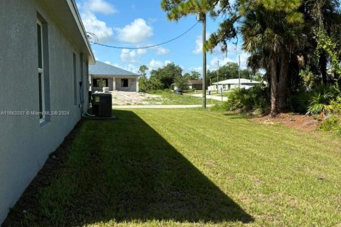 House in LaBelle, Florida 3 bedrooms № 1372676 - photo 16