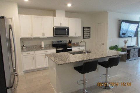 Townhouse in Davenport, Florida 3 bedrooms, 145.58 sq.m. № 1349741 - photo 12