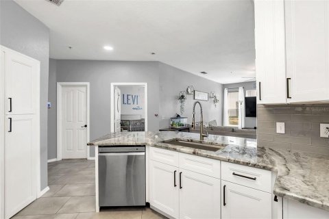 Condo in Orlando, Florida, 2 bedrooms  № 1377896 - photo 5