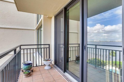 Condo in Tampa, Florida, 2 bedrooms  № 1436603 - photo 16