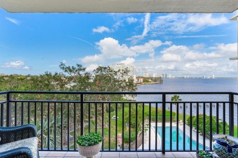 Condo in Tampa, Florida, 2 bedrooms  № 1436603 - photo 15