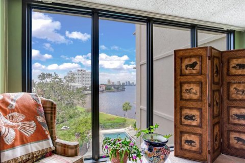 Condo in Tampa, Florida, 2 bedrooms  № 1436603 - photo 30