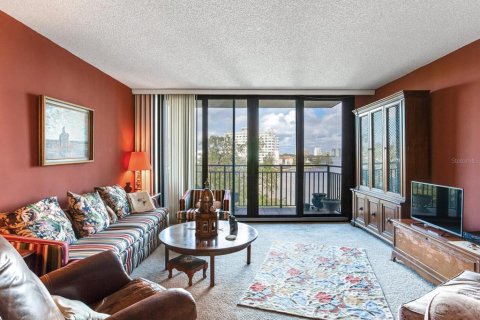 Condo in Tampa, Florida, 2 bedrooms  № 1436603 - photo 9