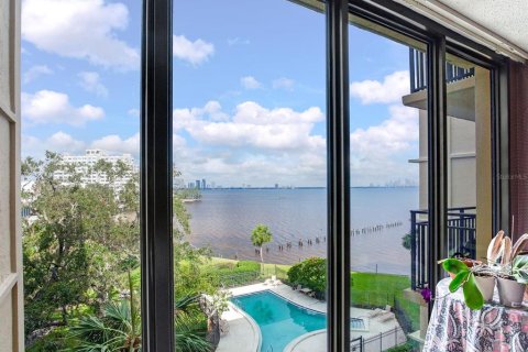 Condo in Tampa, Florida, 2 bedrooms  № 1436603 - photo 23