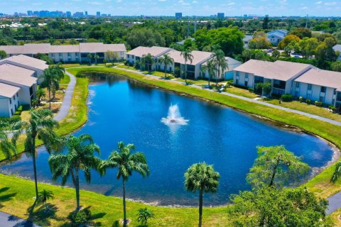 Condo in West Palm Beach, Florida, 2 bedrooms  № 1121214 - photo 9