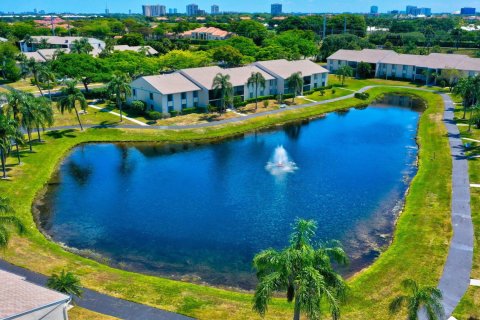 Condo in West Palm Beach, Florida, 2 bedrooms  № 1121214 - photo 10