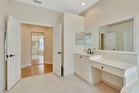 House in Wellington, Florida 4 bedrooms, 340.21 sq.m. № 1160431 - photo 20