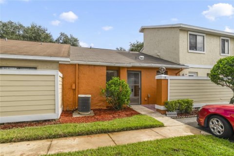 Touwnhouse à vendre à Kissimmee, Floride: 2 chambres, 87.14 m2 № 1361277 - photo 2