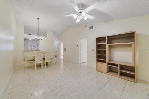 Touwnhouse à vendre à Kissimmee, Floride: 2 chambres, 87.14 m2 № 1361277 - photo 13