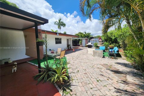 Casa en venta en Miami, Florida, 2 dormitorios, 197.88 m2 № 1360605 - foto 29