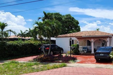 Villa ou maison à vendre à Miami, Floride: 2 chambres, 197.88 m2 № 1360605 - photo 30