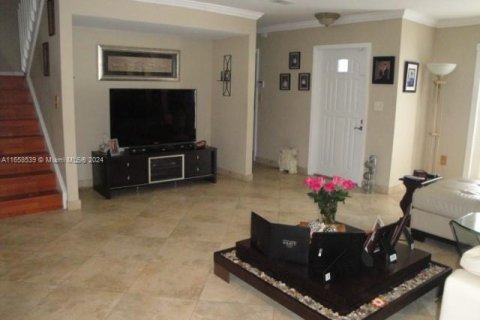 Adosado en venta en Miami, Florida, 3 dormitorios, 166.67 m2 № 1360649 - foto 23