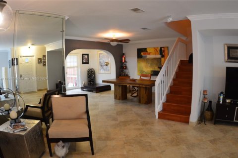 Adosado en venta en Miami, Florida, 3 dormitorios, 166.67 m2 № 1360649 - foto 5