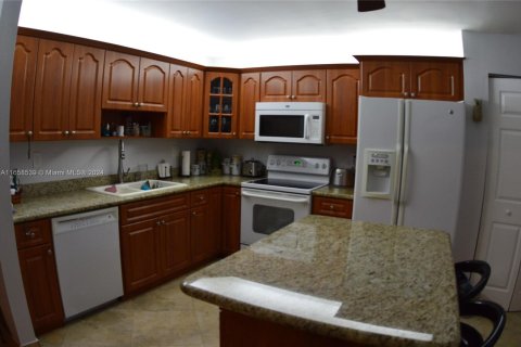 Adosado en venta en Miami, Florida, 3 dormitorios, 166.67 m2 № 1360649 - foto 12