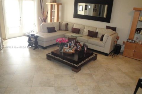 Adosado en venta en Miami, Florida, 3 dormitorios, 166.67 m2 № 1360649 - foto 24