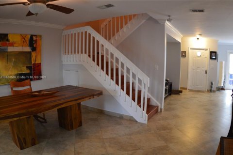 Touwnhouse à vendre à Miami, Floride: 3 chambres, 166.67 m2 № 1360649 - photo 9