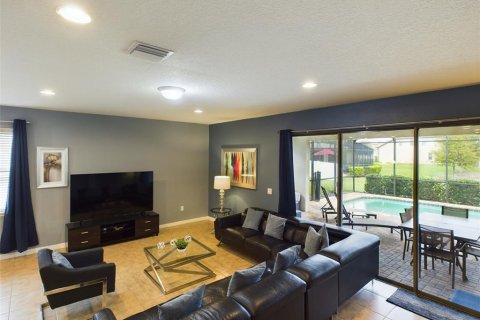 Casa en venta en Kissimmee, Florida, 8 dormitorios, 375.42 m2 № 877743 - foto 18