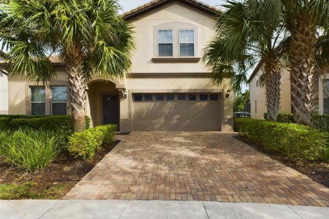 Casa en venta en Kissimmee, Florida, 8 dormitorios, 375.42 m2 № 877743 - foto 2