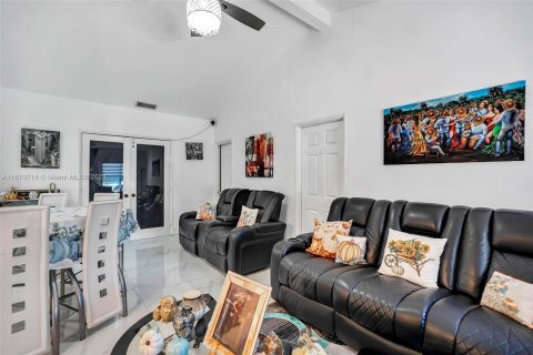 Villa ou maison à vendre à Miami Beach, Floride: 3 chambres, 144.74 m2 № 1389941 - photo 6