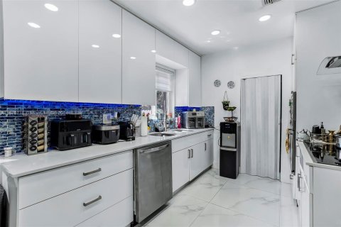 Casa en venta en Miami Beach, Florida, 3 dormitorios, 144.74 m2 № 1389941 - foto 18