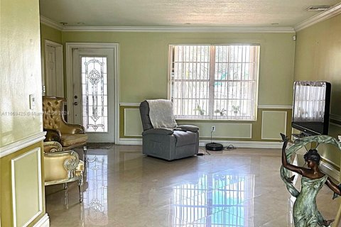 Villa ou maison à vendre à Hialeah, Floride: 3 chambres, 214.6 m2 № 1387742 - photo 12