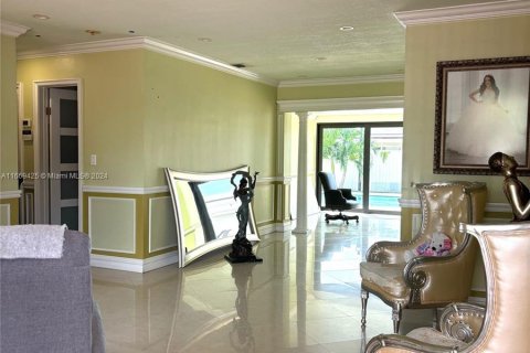 Casa en venta en Hialeah, Florida, 3 dormitorios, 214.6 m2 № 1387742 - foto 15