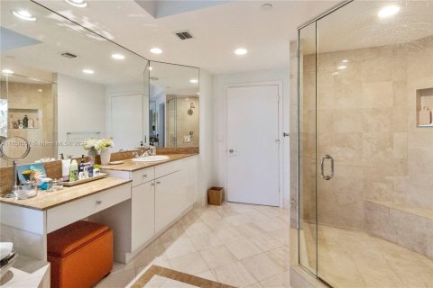 Condo in Aventura, Florida, 3 bedrooms  № 1362587 - photo 12