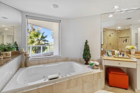 Condo in Aventura, Florida, 3 bedrooms  № 1362587 - photo 14