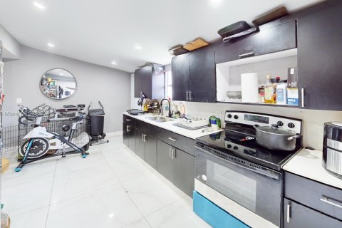 Casa en venta en Miami, Florida, 3 dormitorios, 92.72 m2 № 1383558 - foto 7