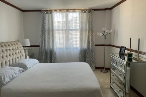 Copropriété à vendre à Hallandale Beach, Floride: 2 chambres, 157.19 m2 № 1292600 - photo 15