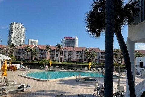 Copropriété à vendre à Hallandale Beach, Floride: 2 chambres, 157.19 m2 № 1292600 - photo 18