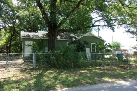 House in CRESTVIEW in Clermont, Florida 3 bedrooms, 125.79 sq.m. № 561486 - photo 22
