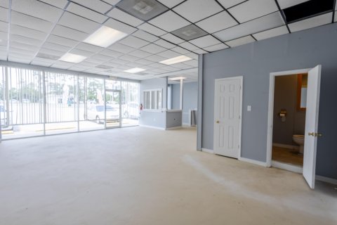 Magasin à louer à Mary Esther, Floride: 2794.5 m2 № 561846 - photo 5